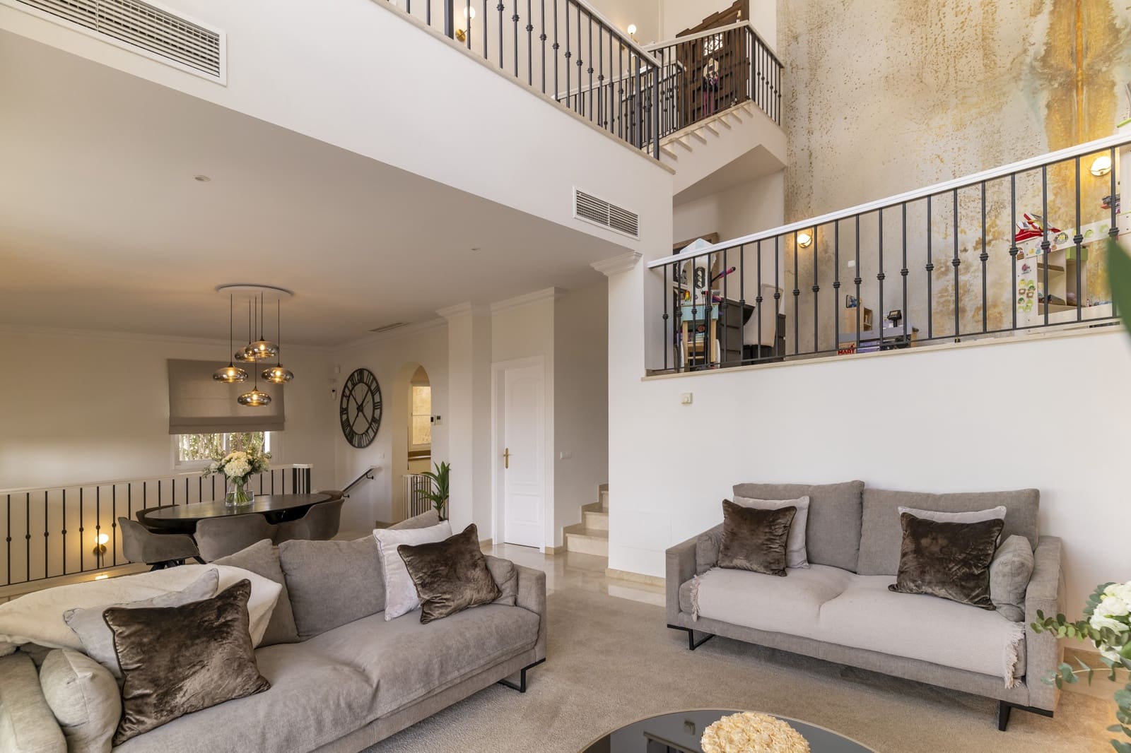 3 soverom Villa til salgs i Istan med svømmebasseng garasje - € 1 695 000 (Ref: 9305181)