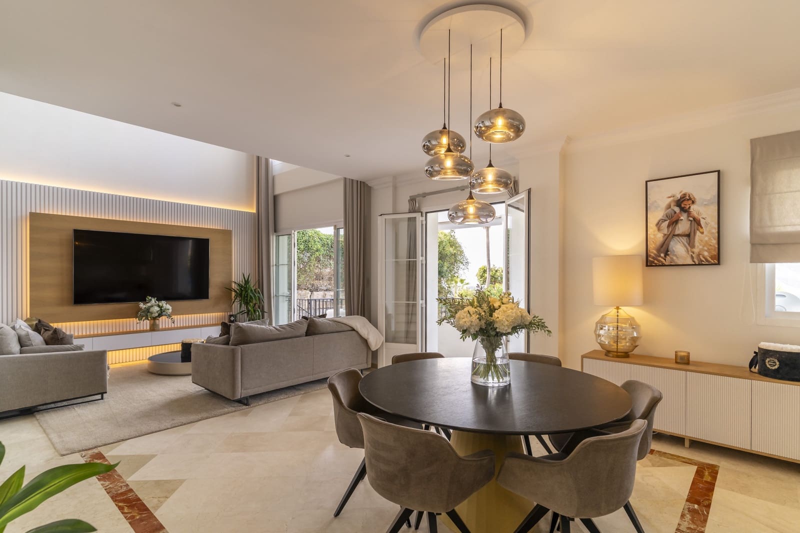 3 soverom Villa til salgs i Istan med svømmebasseng garasje - € 1 695 000 (Ref: 9305181)