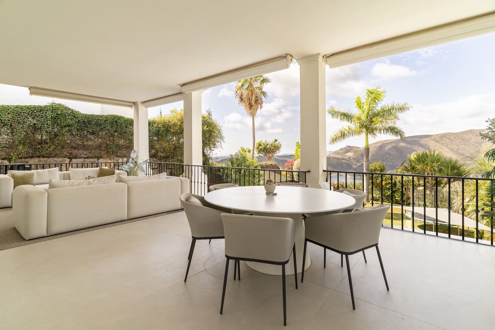 3 soverom Villa til salgs i Istan med svømmebasseng garasje - € 1 695 000 (Ref: 9305181)