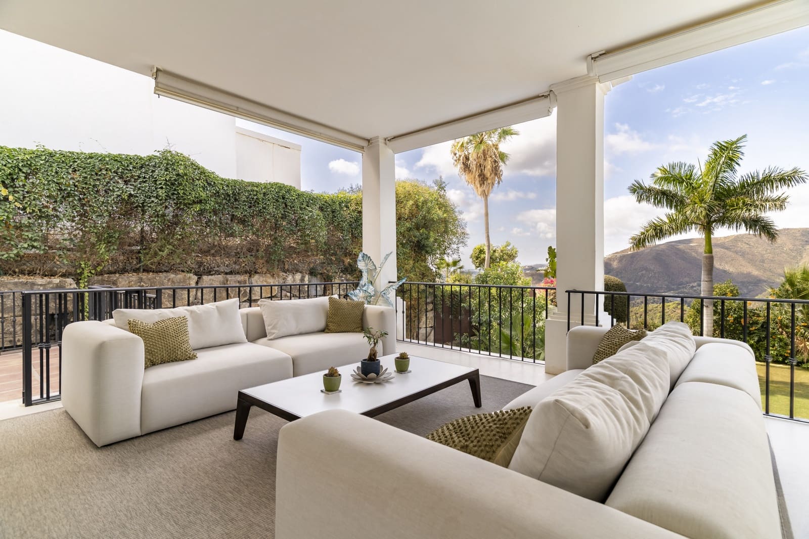 3 soverom Villa til salgs i Istan med svømmebasseng garasje - € 1 695 000 (Ref: 9305181)