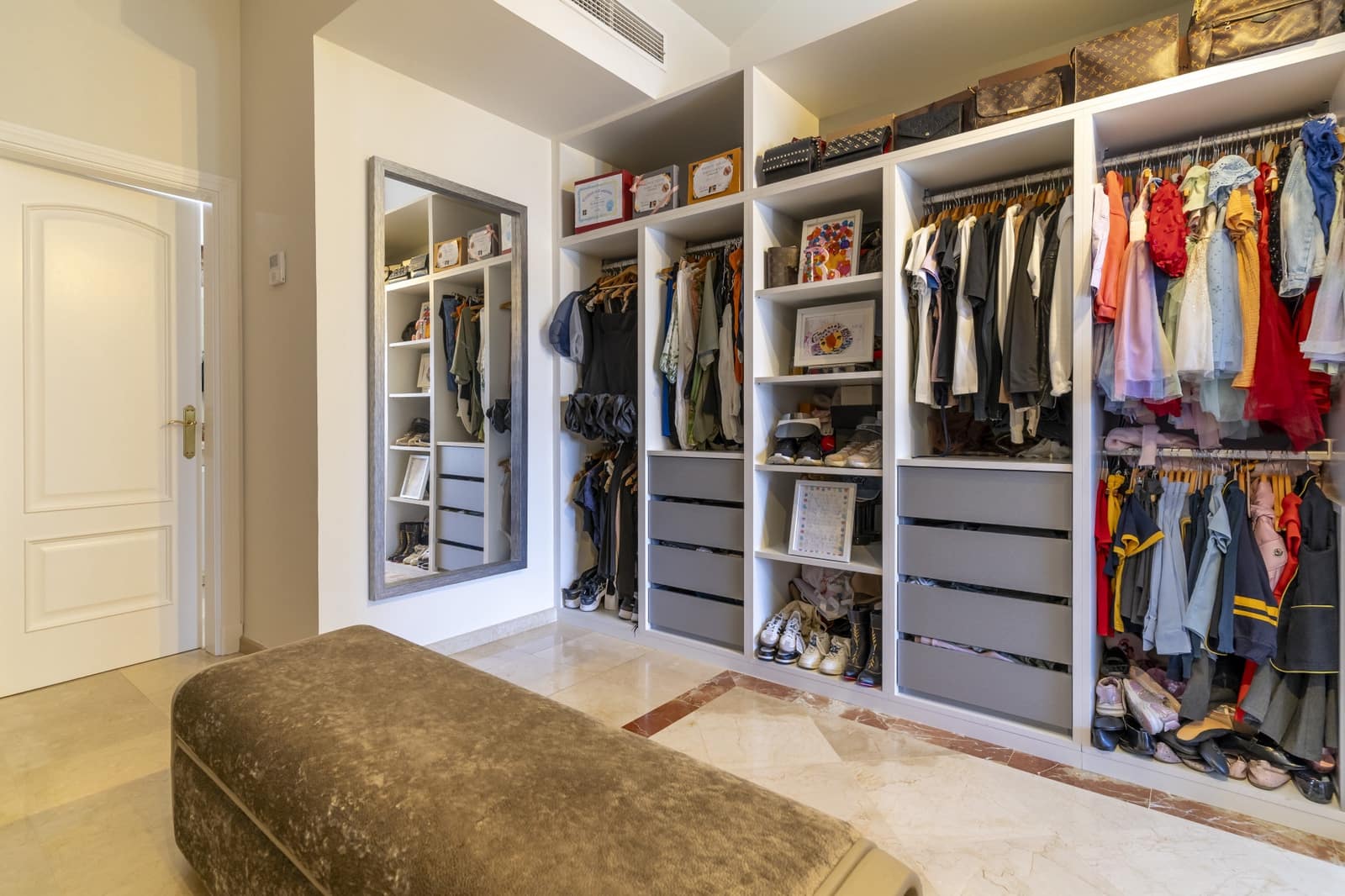 3 soverom Villa til salgs i Istan med svømmebasseng garasje - € 1 695 000 (Ref: 9305181)