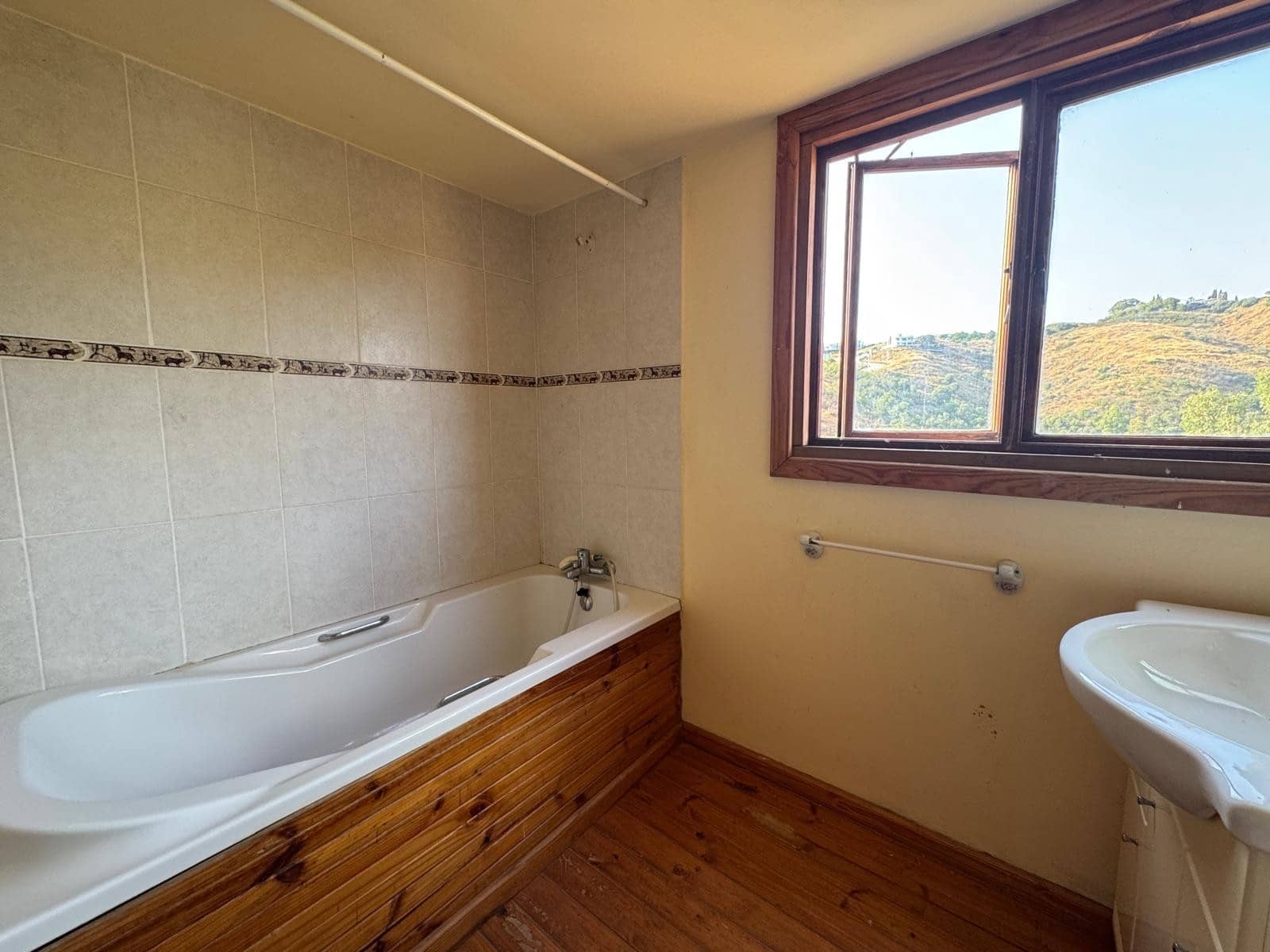 3 soveværelse Finca/Landehus til salg i La Cala de Mijas med garage - € 755.000 (Ref: 9312950)