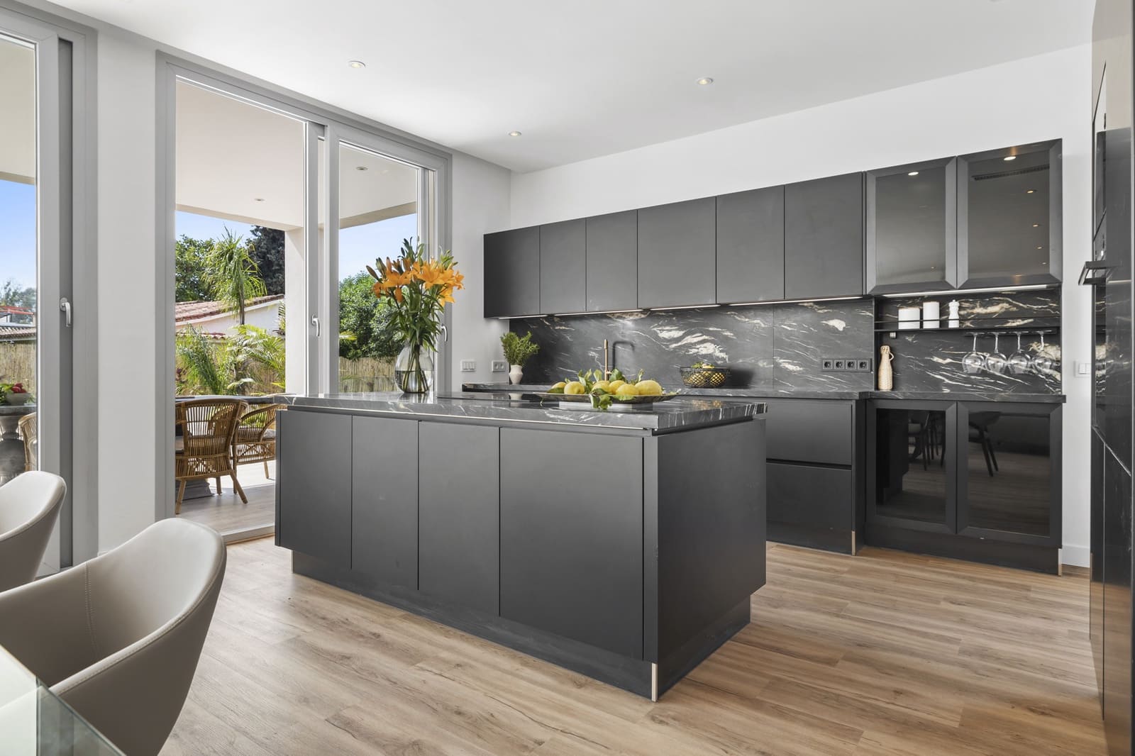 5 slaapkamer Villa te koop in San Pedro de Alcantara met zwembad garage - € 2.950.000 (Ref: 9317900)