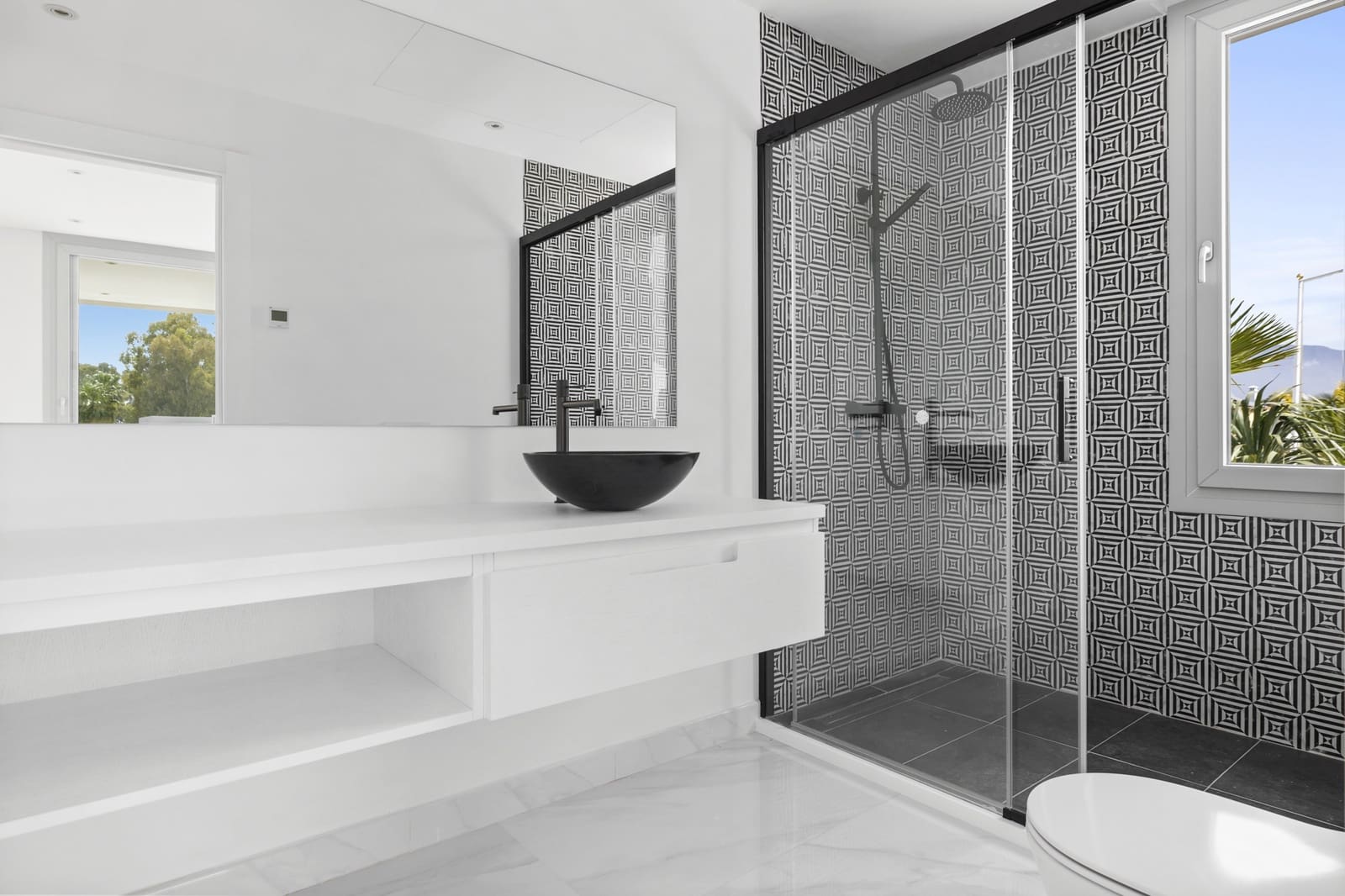 5 slaapkamer Villa te koop in San Pedro de Alcantara met zwembad garage - € 2.950.000 (Ref: 9317900)