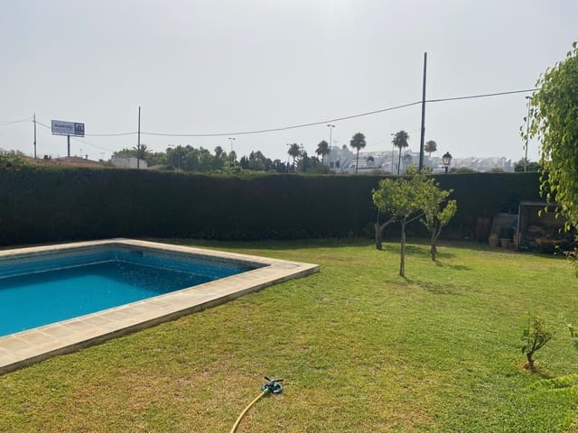 5 makuuhuone Huvila myytävänä paikassa El Velerín, Estepona - 689 000 € (Ref: 9321964)