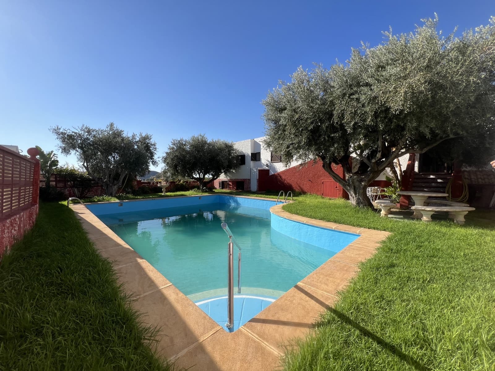 6 soveværelse Finca/Landehus til salg i Enix med swimmingpool - € 380.000 (Ref: 9330698)