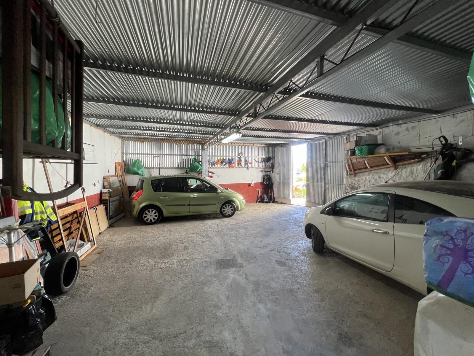 6 soveværelse Finca/Landehus til salg i Enix med swimmingpool - € 380.000 (Ref: 9330698)