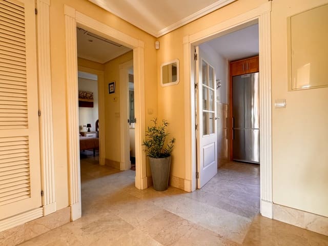2 sovrum Lägenhet till salu i Sotogrande, San Roque med pool garage - 525 000 € (Ref: 9335029)