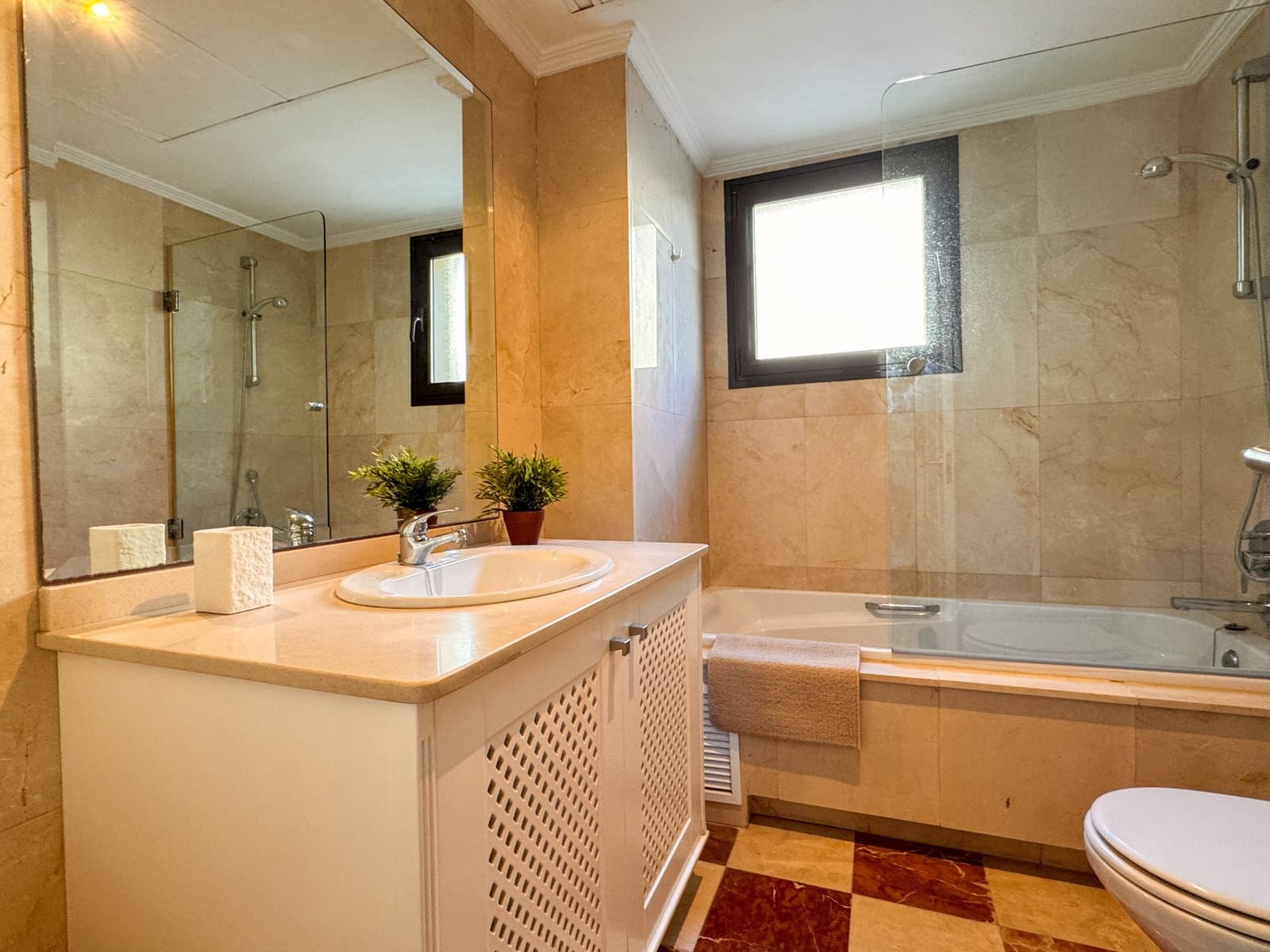 2 bedroom Apartment for sale in Sotogrande with pool garage - € 525,000 (Ref: 9335029)