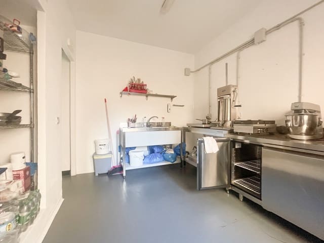 1 slaapkamer Restaurant/bar te koop in Ibiza dorp met garage - € 90.000 (Ref: 9343208)