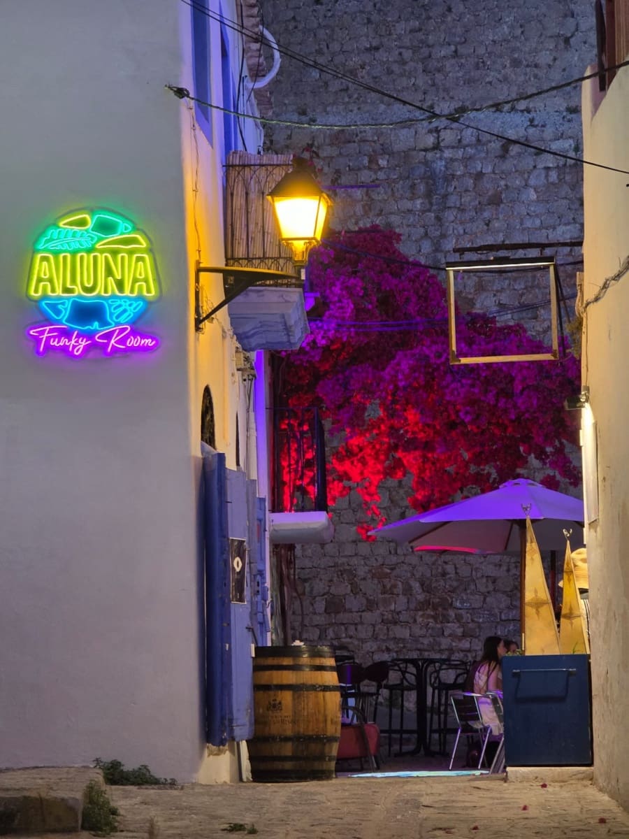 Restaurant/Bar til salgs i Ibiza by - € 435 000 (Ref: 9344655)