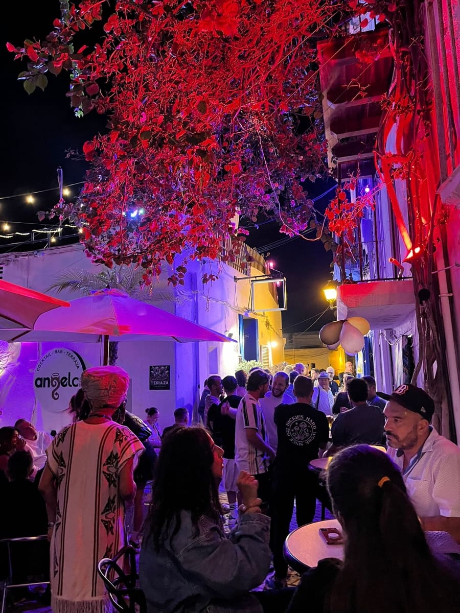 Restaurant/Bar til salgs i Ibiza by - € 435 000 (Ref: 9344655)