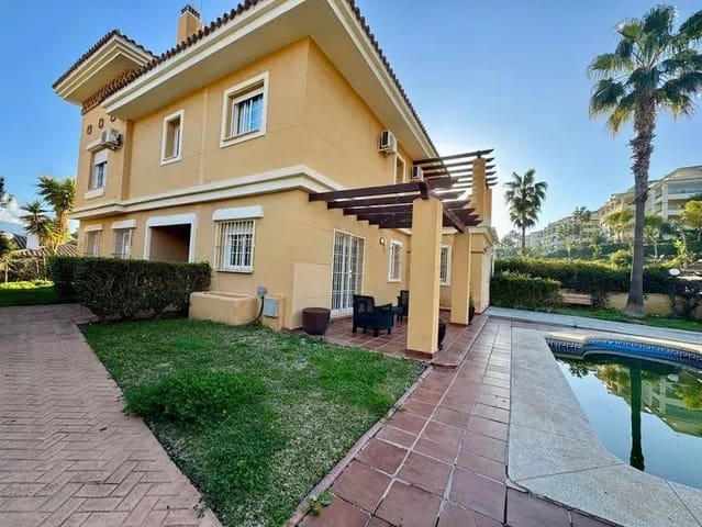 4 soveværelse Villa til salg i Mijas Costa, Mijas med swimmingpool garage - € 820.000 (Ref: 9355915)