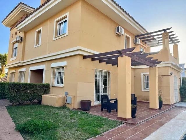 4 soveværelse Villa til salg i Mijas Costa, Mijas med swimmingpool garage - € 820.000 (Ref: 9355915)