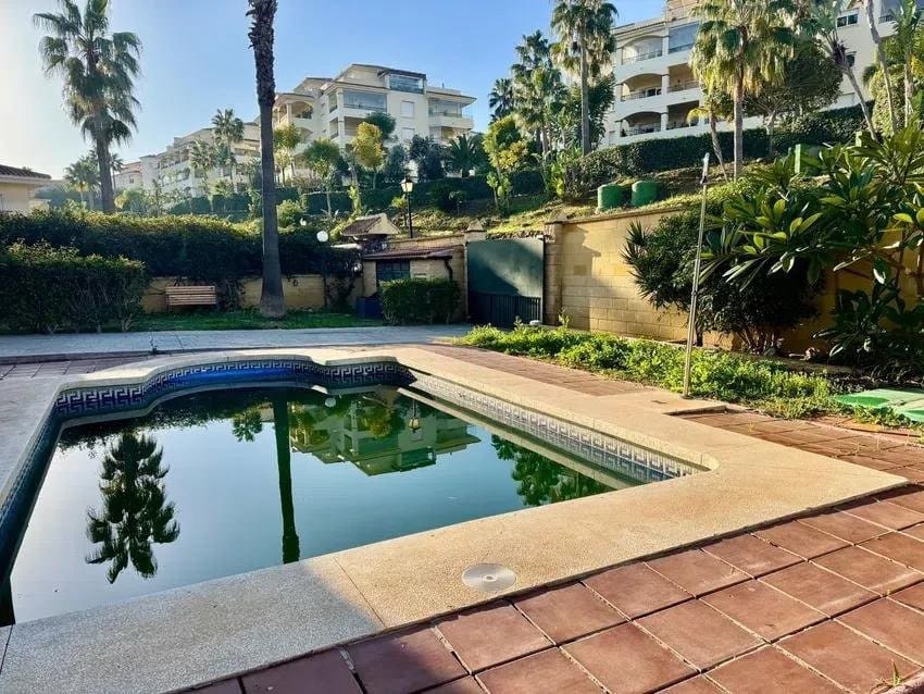 4 soveværelse Villa til salg i Mijas Costa med swimmingpool garage - € 820.000 (Ref: 9355915)