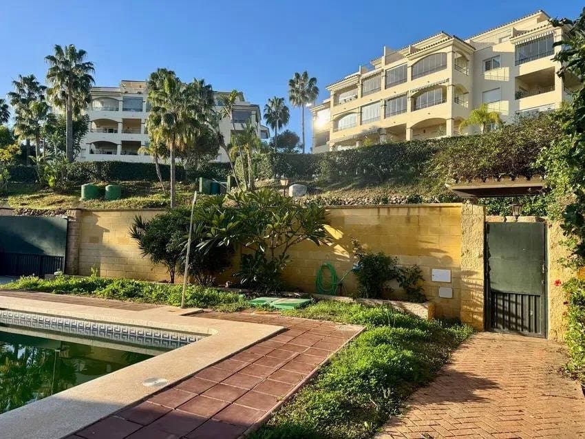 4 soveværelse Villa til salg i Mijas Costa med swimmingpool garage - € 820.000 (Ref: 9355915)