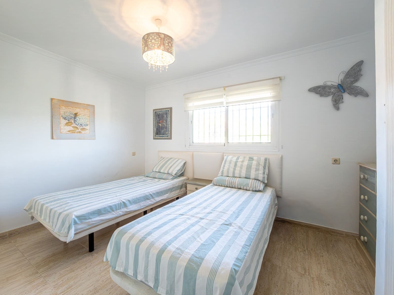 5 makuuhuone Huvila myytävänä paikassa Mijas Costa mukana uima-altaan 
autotalli - 1 000 000 € (Ref: 9359388)