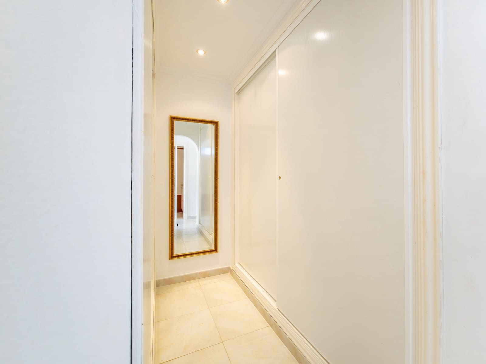 5 makuuhuone Huvila myytävänä paikassa Mijas Costa mukana uima-altaan 
autotalli - 1 000 000 € (Ref: 9359388)