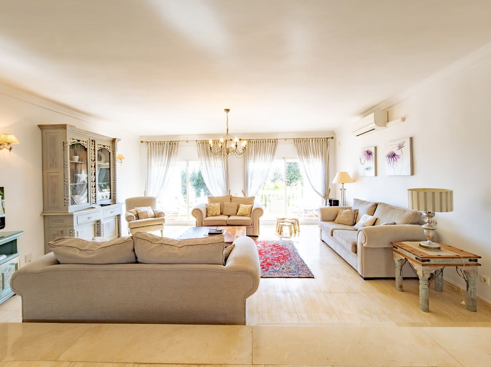 5 makuuhuone Huvila myytävänä paikassa Mijas Costa mukana uima-altaan 
autotalli - 1 000 000 € (Ref: 9359388)