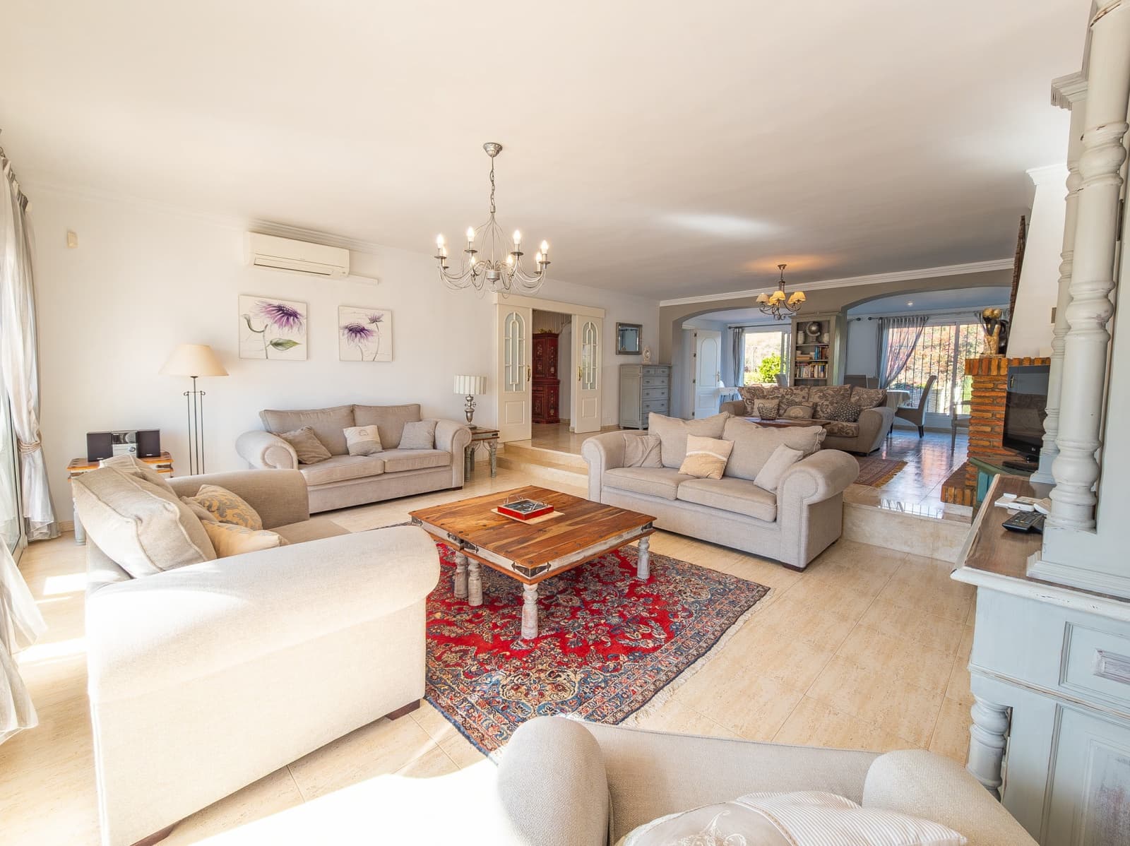 5 makuuhuone Huvila myytävänä paikassa Mijas Costa mukana uima-altaan 
autotalli - 1 000 000 € (Ref: 9359388)