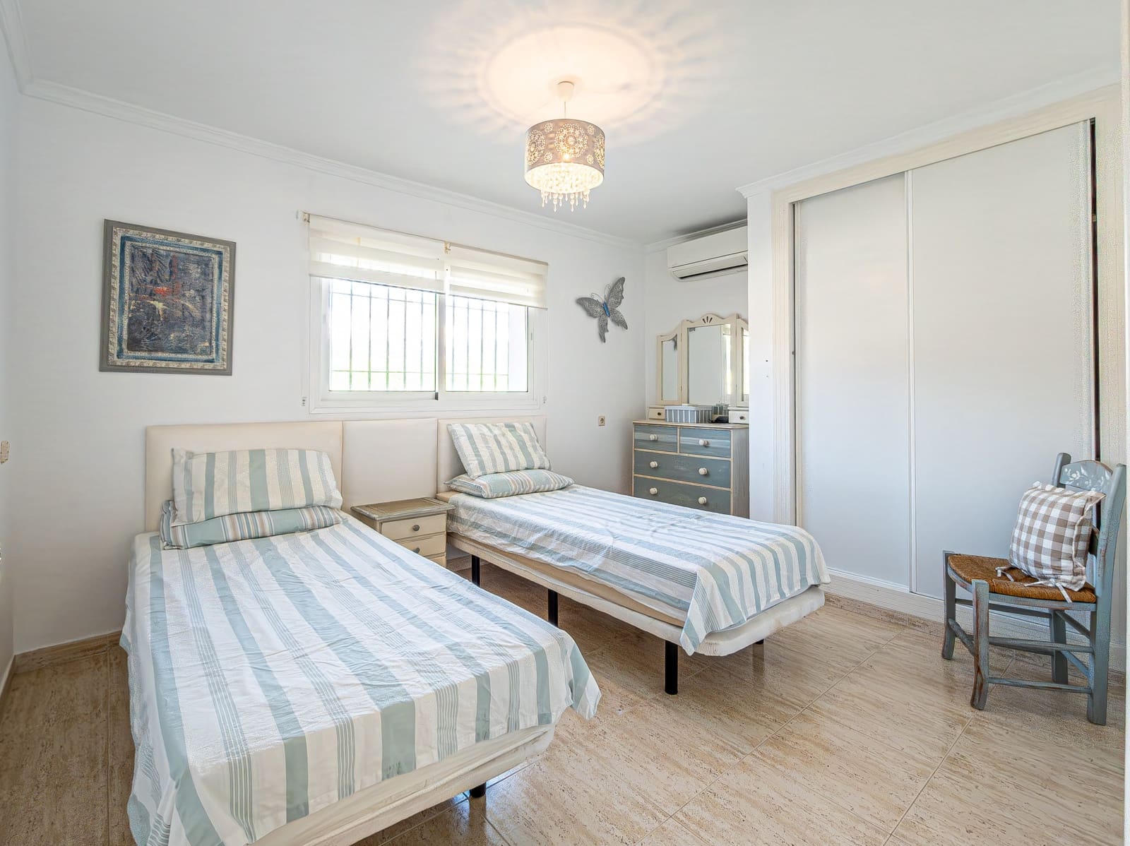 5 makuuhuone Huvila myytävänä paikassa Mijas Costa mukana uima-altaan 
autotalli - 1 000 000 € (Ref: 9359388)