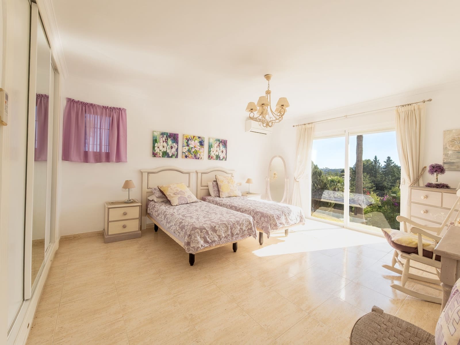 5 makuuhuone Huvila myytävänä paikassa Mijas Costa mukana uima-altaan 
autotalli - 1 000 000 € (Ref: 9359388)