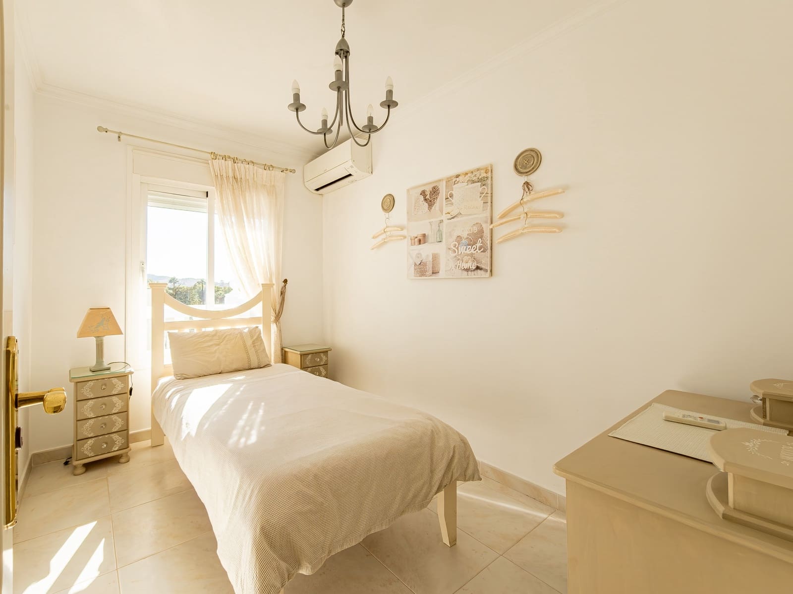 5 makuuhuone Huvila myytävänä paikassa Mijas Costa mukana uima-altaan 
autotalli - 1 000 000 € (Ref: 9359388)