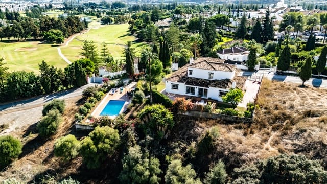 5 makuuhuone Huvila myytävänä paikassa Mijas Costa, Mijas mukana uima-altaan 
autotalli - 1 000 000 € (Ref: 9359388)