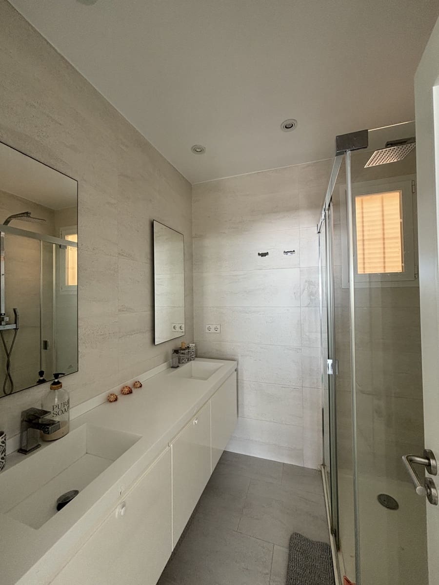 1 makuuhuone Huoneisto myytävänä paikassa Roca Llisa mukana uima-altaan 
autotalli - 695 000 € (Ref: 9359389)