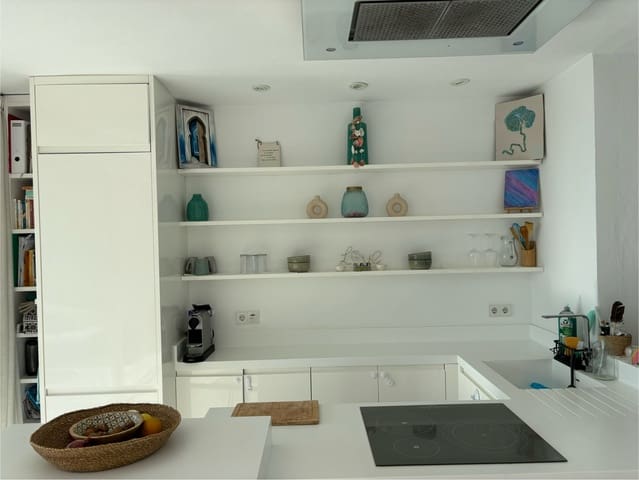 Apartamento de 1 habitación en Roca Llisa, Santa Eulalia / Santa Eularia en venta con piscina garaje - 695.000 € (Ref: 9359389)