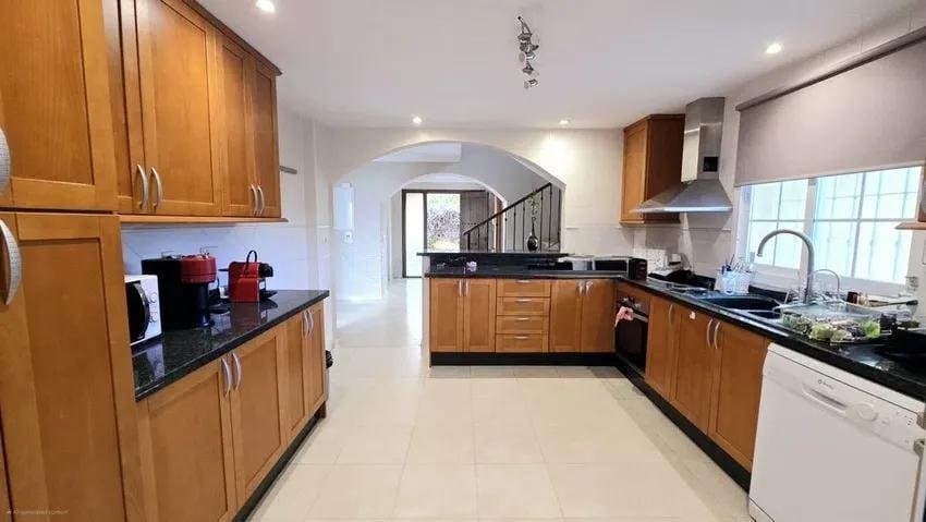 4 soveværelse Villa til salg i Mijas Costa med swimmingpool garage - € 790.000 (Ref: 9362391)