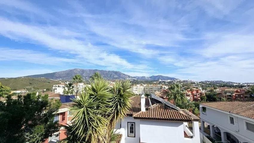 4 soveværelse Villa til salg i Mijas Costa med swimmingpool garage - € 790.000 (Ref: 9362391)