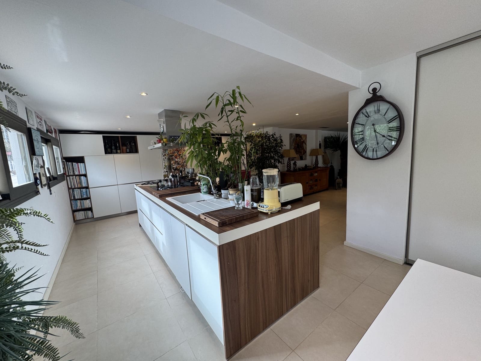 5 soverom Villa til salgs i Pinos de Alhaurin med svømmebasseng garasje - € 1 300 000 (Ref: 9367348)