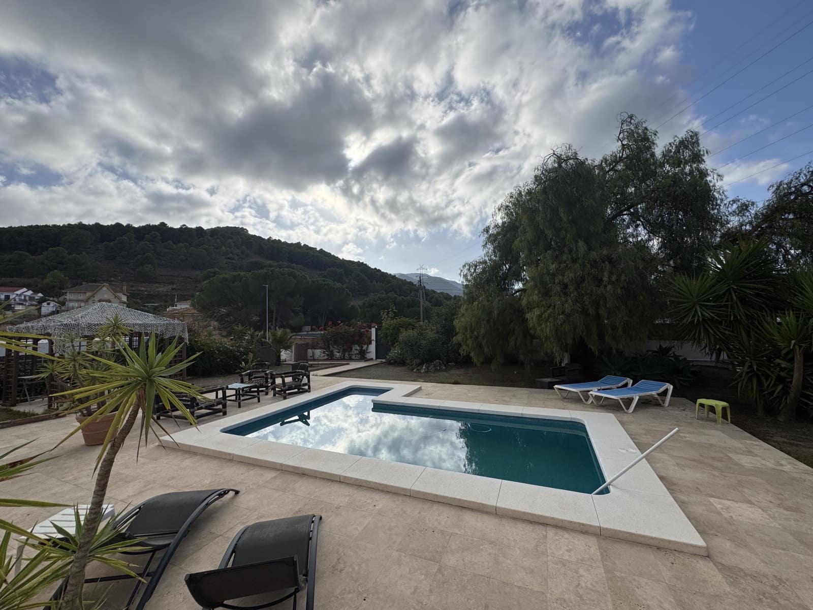 5 soverom Villa til salgs i Pinos de Alhaurin med svømmebasseng garasje - € 1 300 000 (Ref: 9367348)