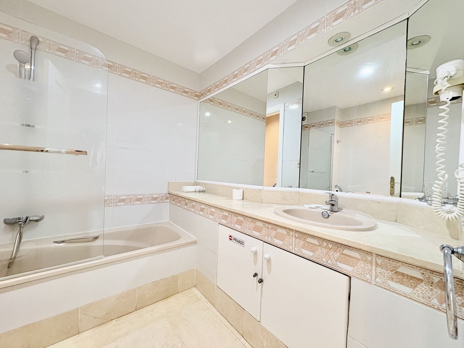 2 bedroom Penthouse for sale in Mijas Costa with pool garage - € 340,000 (Ref: 9371966)