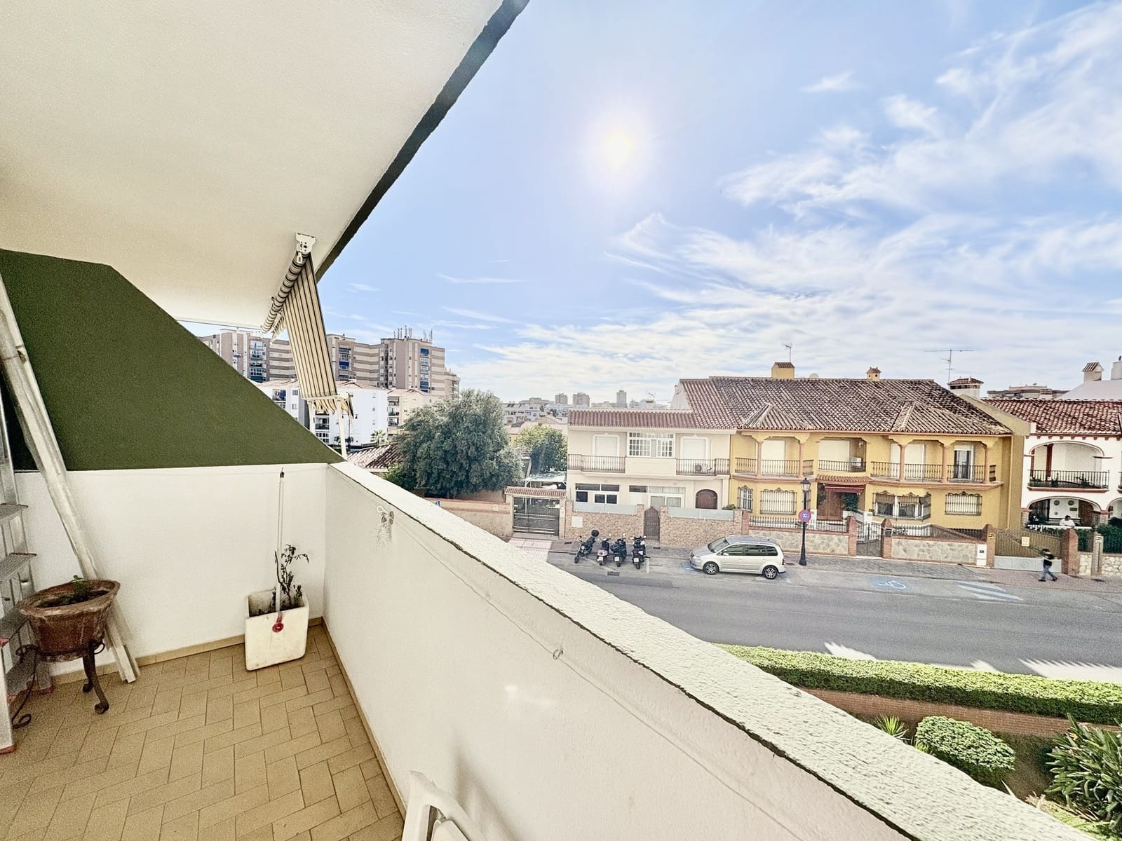 3 makuuhuone Huoneisto myytävänä paikassa Fuengirola mukana 
autotalli - 320 000 € (Ref: 9375156)