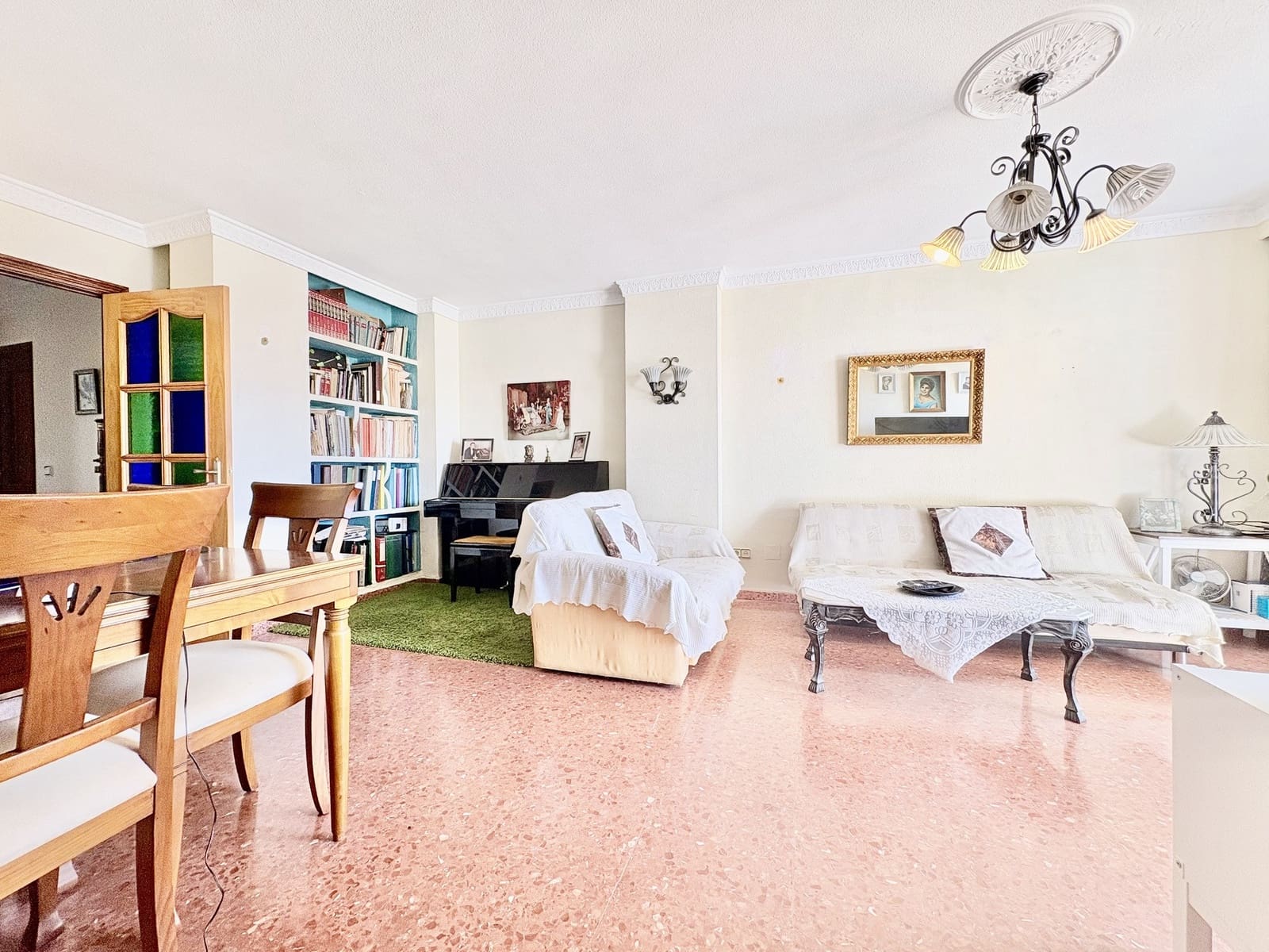 3 makuuhuone Huoneisto myytävänä paikassa Fuengirola mukana 
autotalli - 320 000 € (Ref: 9375156)