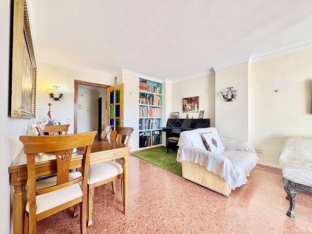 3 makuuhuone Huoneisto myytävänä paikassa Fuengirola mukana 
autotalli - 320 000 € (Ref: 9375156)