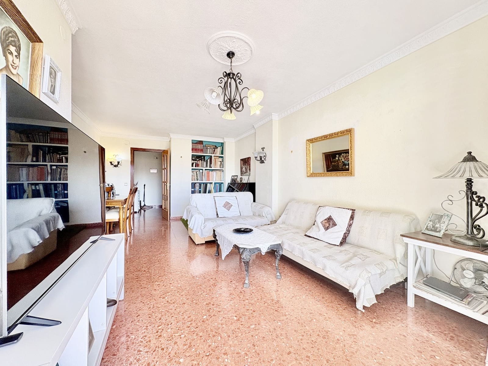 3 makuuhuone Huoneisto myytävänä paikassa Fuengirola mukana 
autotalli - 320 000 € (Ref: 9375156)