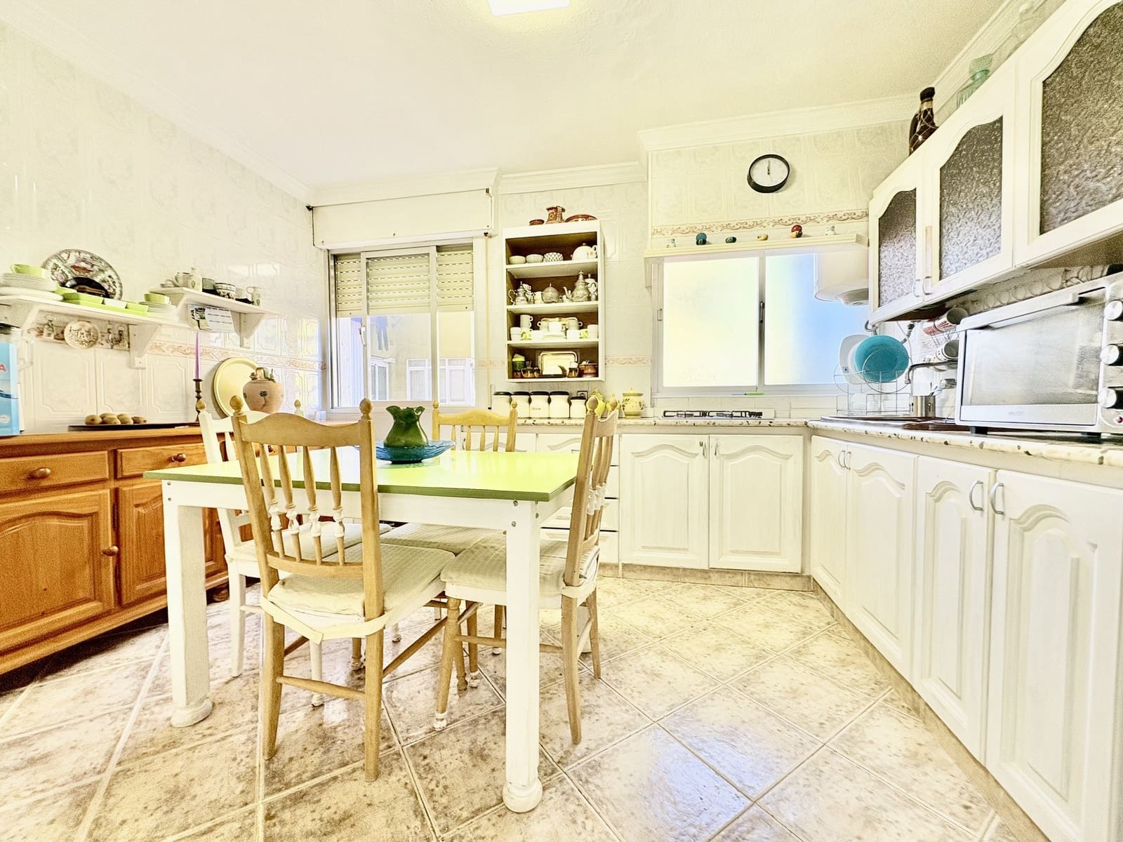 3 makuuhuone Huoneisto myytävänä paikassa Fuengirola mukana 
autotalli - 320 000 € (Ref: 9375156)