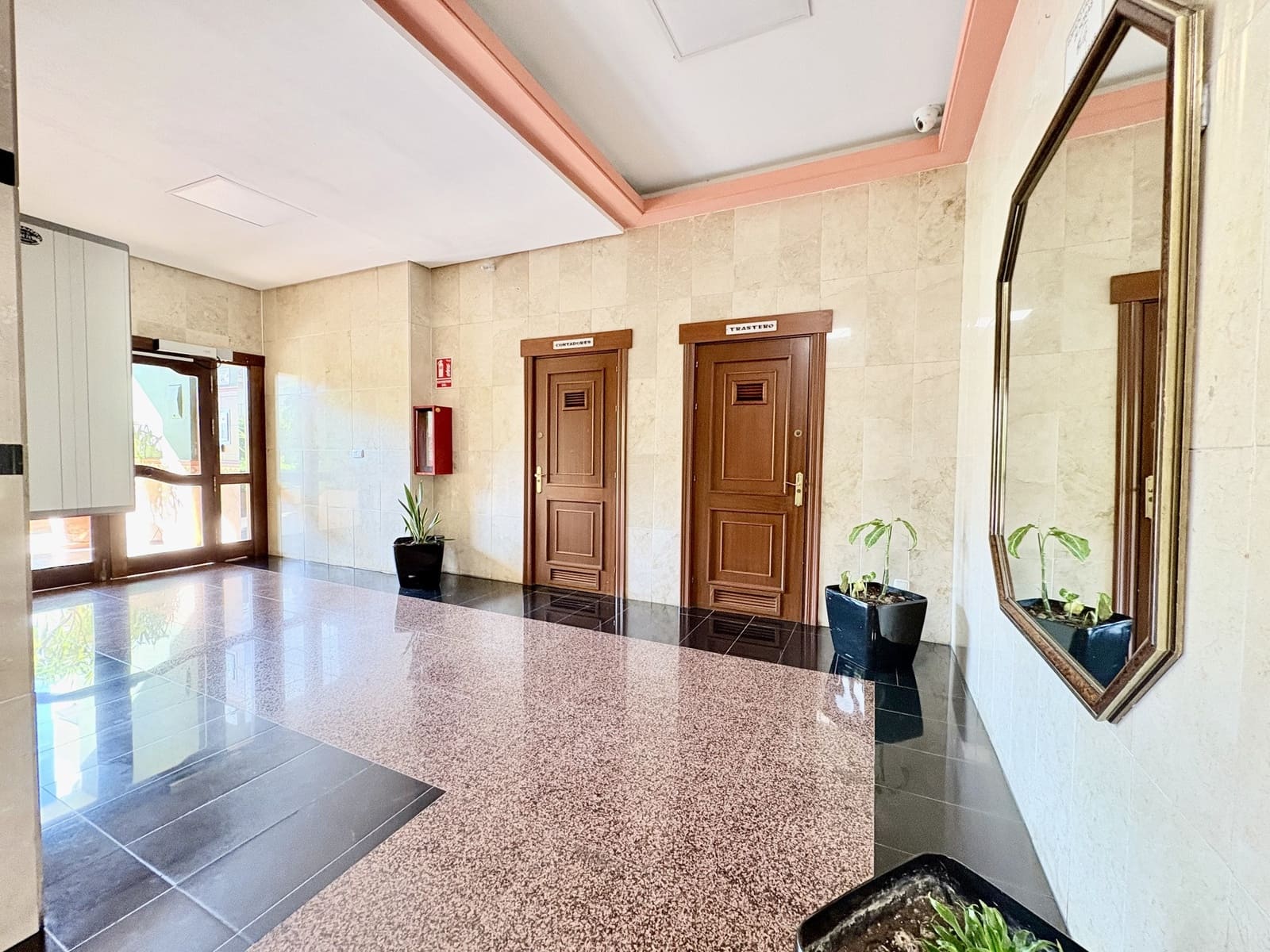 3 makuuhuone Huoneisto myytävänä paikassa Fuengirola mukana 
autotalli - 320 000 € (Ref: 9375156)