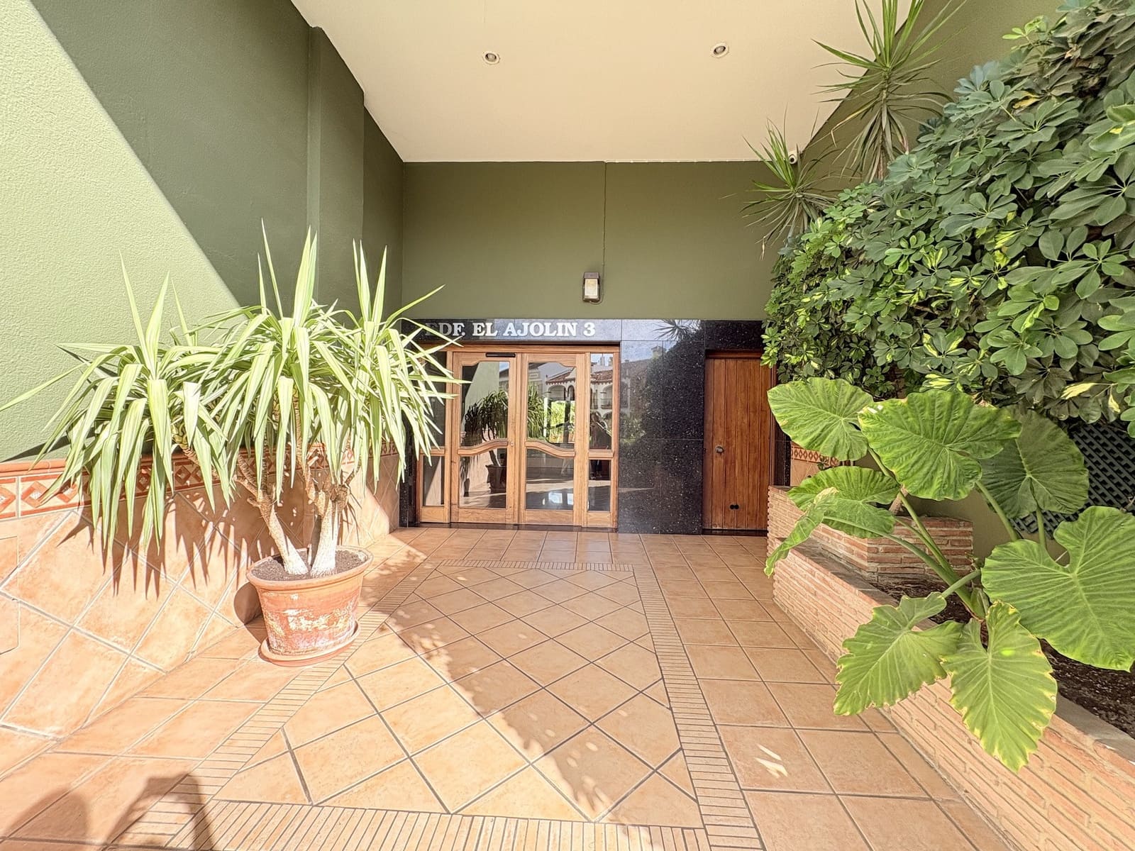 3 makuuhuone Huoneisto myytävänä paikassa Fuengirola mukana 
autotalli - 320 000 € (Ref: 9375156)