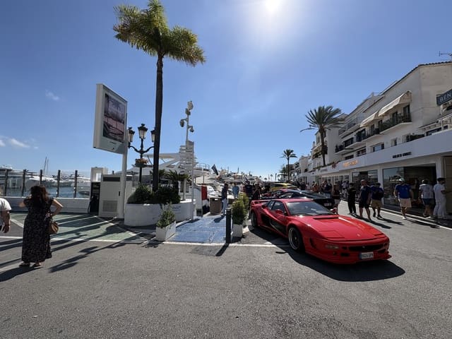 3 soveværelse Lejlighed til salg i Puerto Banus, Marbella med garage - € 1.095.000 (Ref: 9377891)