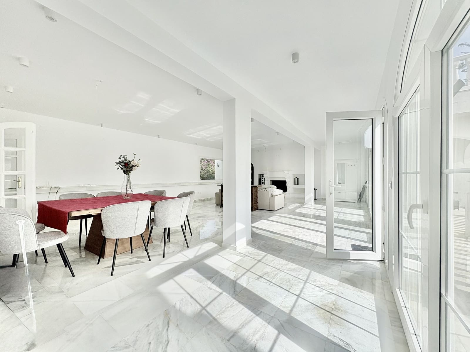 9 bedroom Villa for sale in Mijas Costa with pool garage - € 1,699,000 (Ref: 9377892)