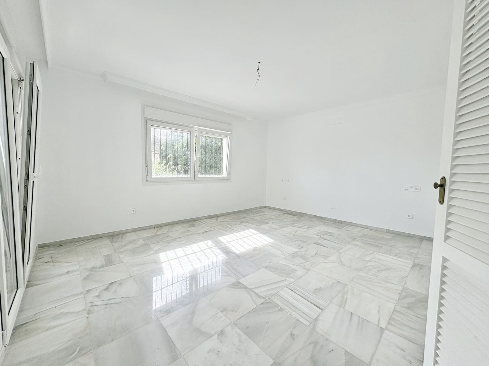 9 bedroom Villa for sale in Mijas Costa with pool garage - € 1,699,000 (Ref: 9377892)