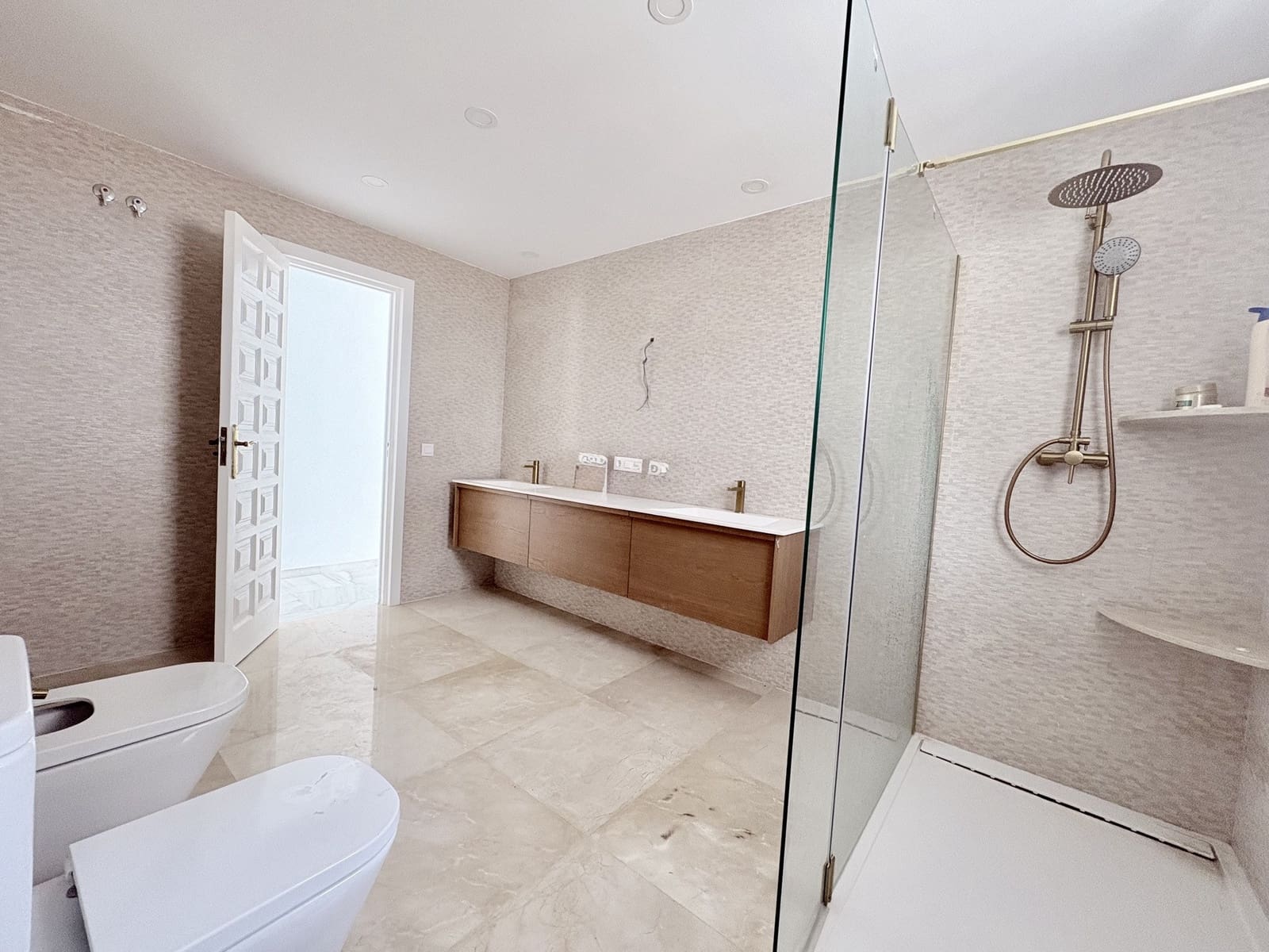 9 bedroom Villa for sale in Mijas Costa with pool garage - € 1,699,000 (Ref: 9377892)