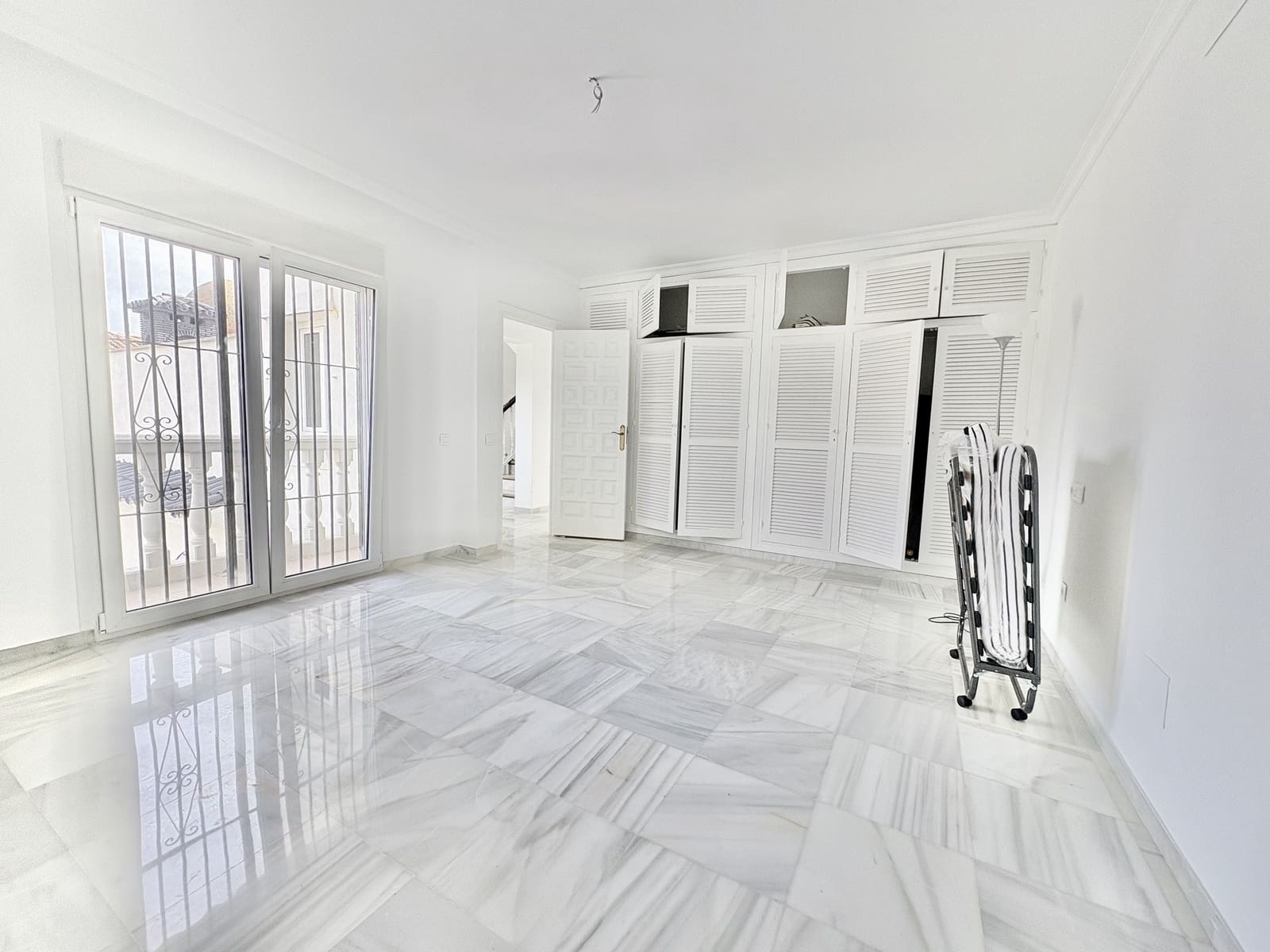 9 bedroom Villa for sale in Mijas Costa with pool garage - € 1,699,000 (Ref: 9377892)