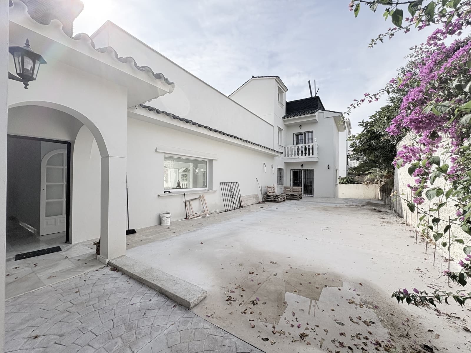 9 bedroom Villa for sale in Mijas Costa with pool garage - € 1,699,000 (Ref: 9377892)