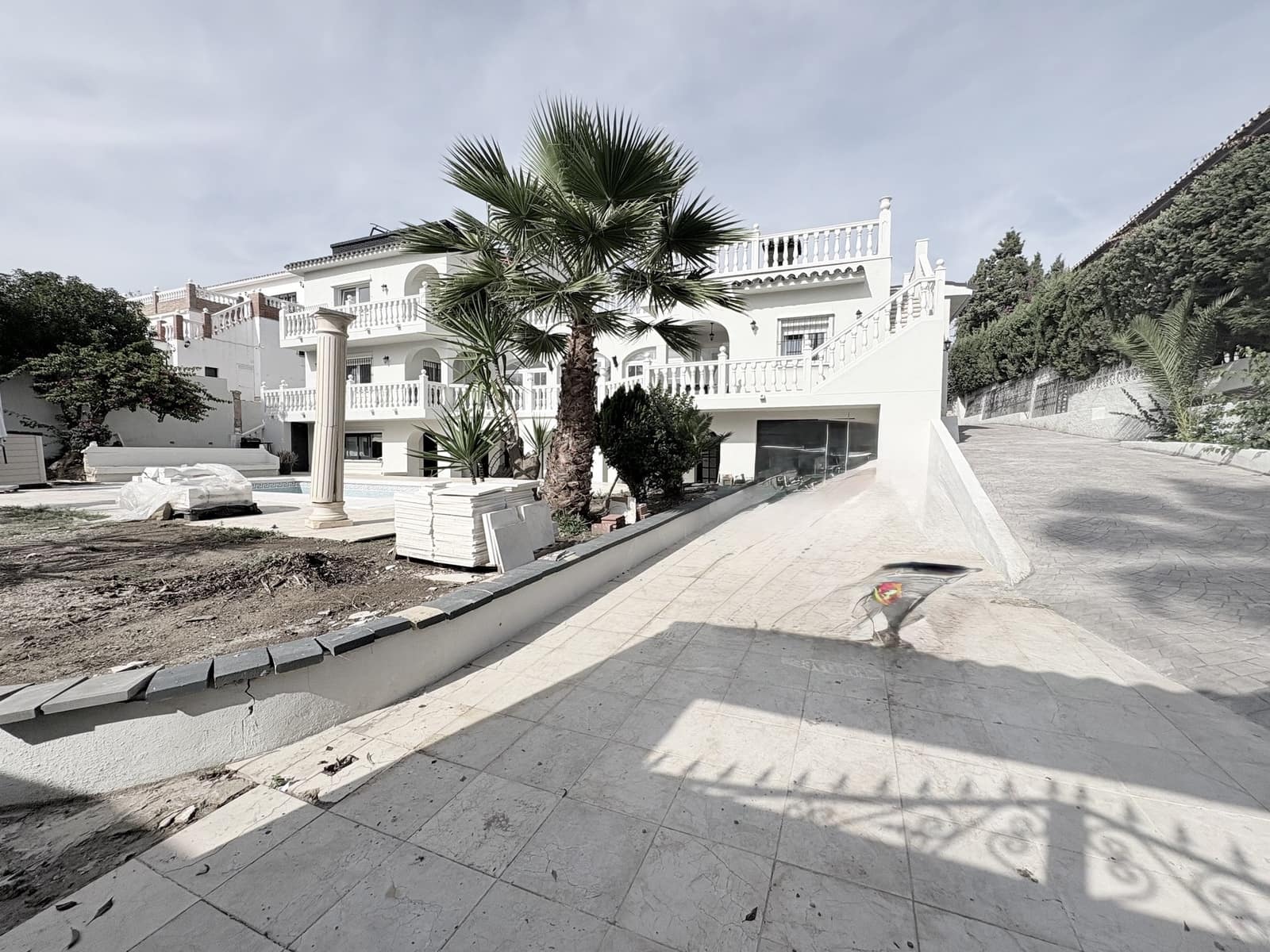 9 bedroom Villa for sale in Mijas Costa with pool garage - € 1,699,000 (Ref: 9377892)