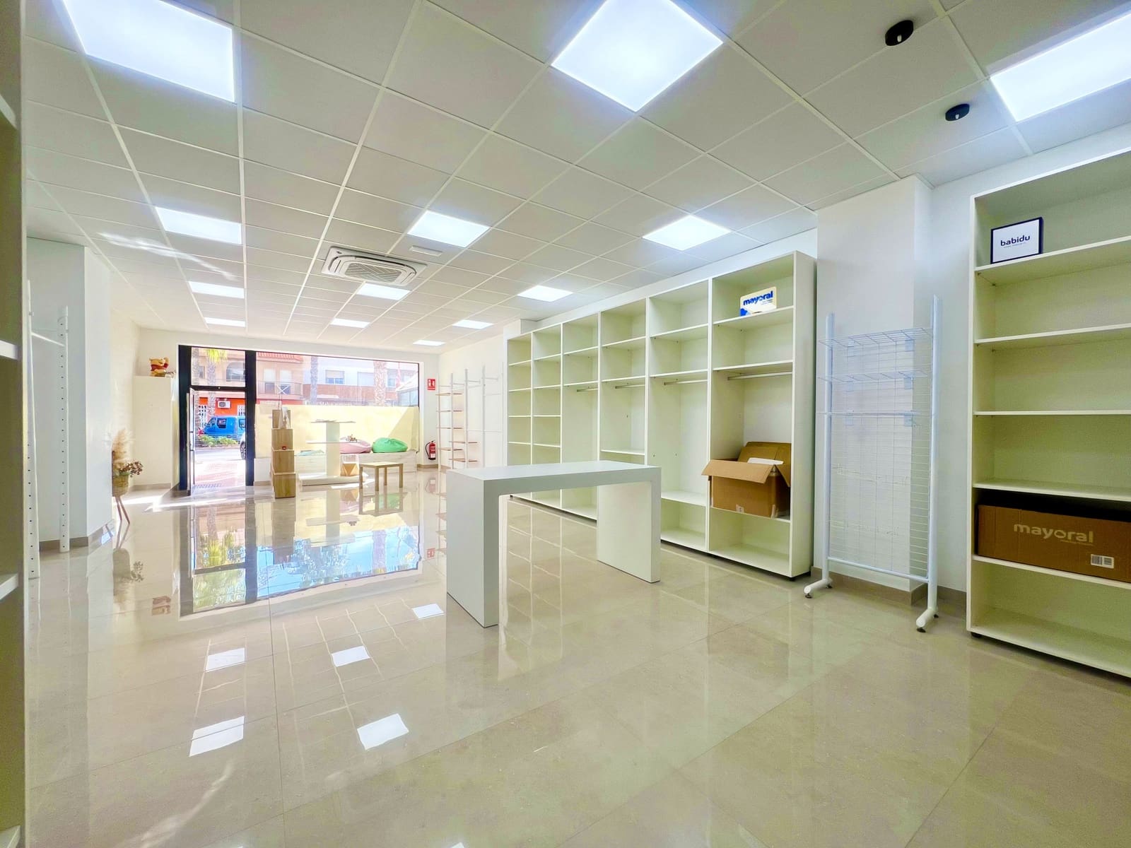 Yritys myytävänä paikassa Roquetas de Mar - 175 000 € (Ref: 9382572)